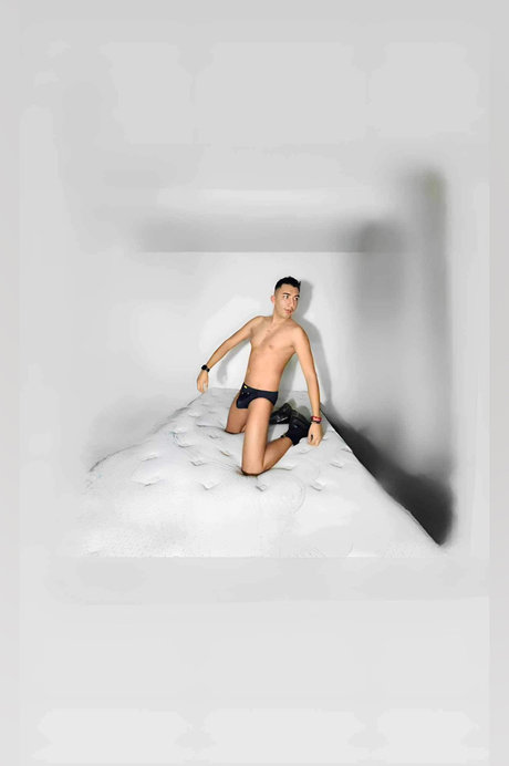 Aaron 23CM_ onlyfans fuck