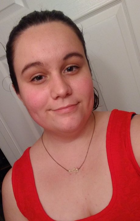 Ellie Moore only fans nude