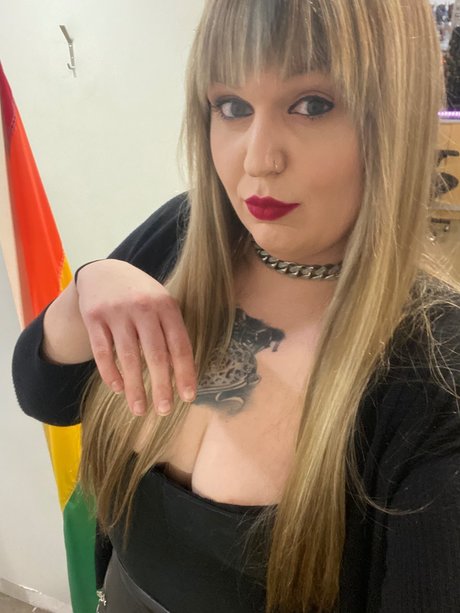 MOLLY DALLAS onlyfans porn