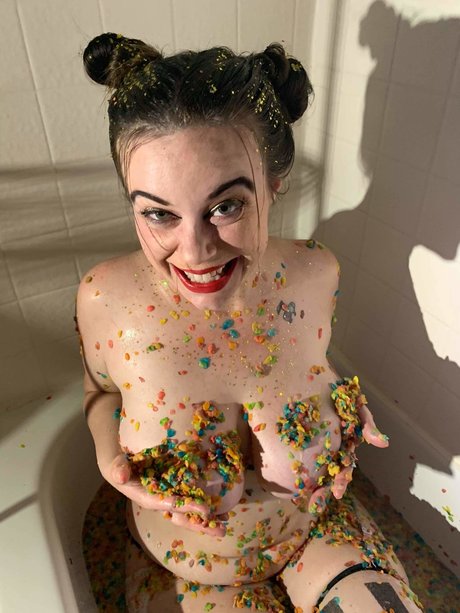 Molly Morelove onlyfans topless