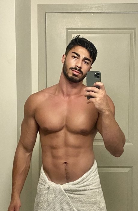 Mo Saffari onlyfans leake
