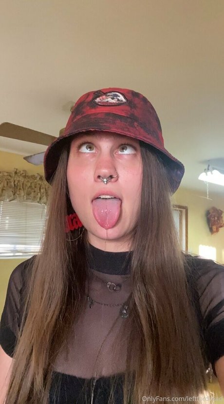 leftfordread onlyfans strip tease