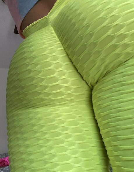 withlovesaraxo nude onlyfans leaks