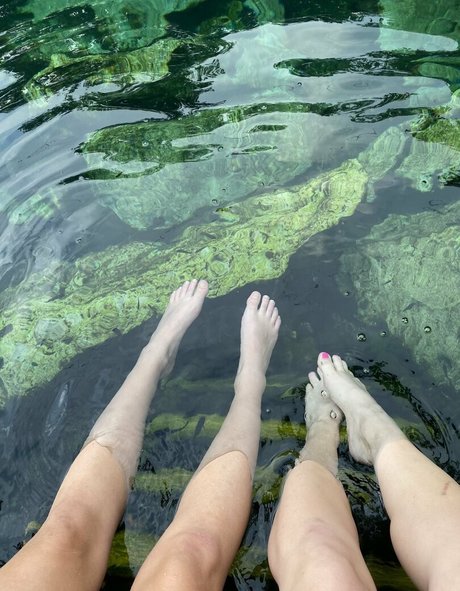 withlovesaraxo onlyfans nudes leak