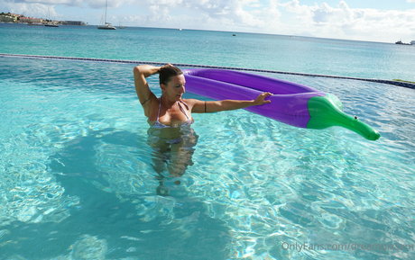 brunette bunny onlyfans beautiful nude glimpse