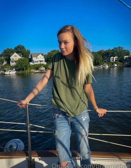 Brawniebee leaked nudes onlyfans