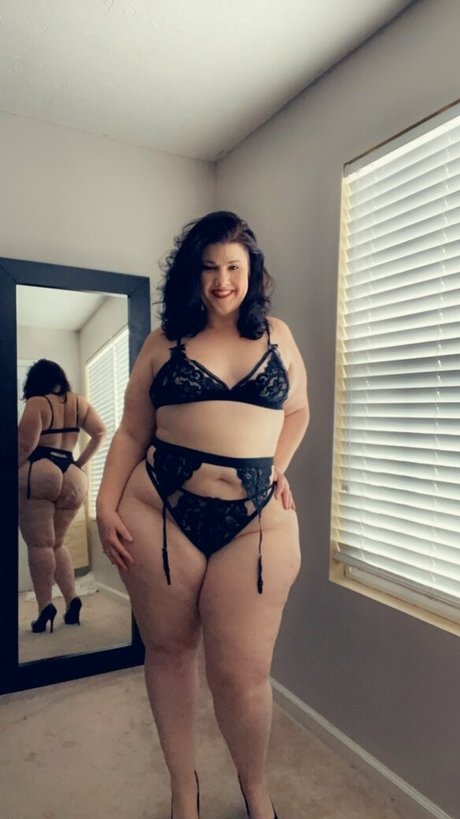 CrystalMcbootay free onlyfans