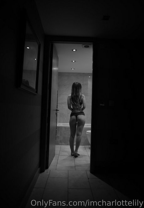 imcharlottelily onlyfans leak new