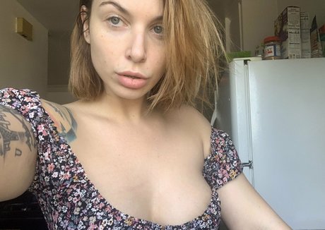 itsivylebelle onlyfans picture