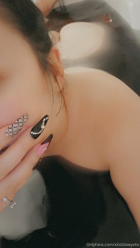xxxglowyxxx onlyfans leaked tits