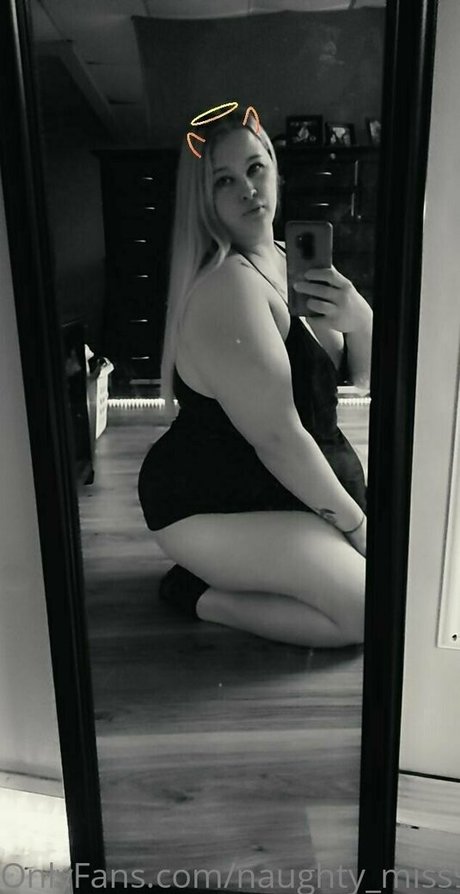 naughty miss96 onlyfans naked leaked