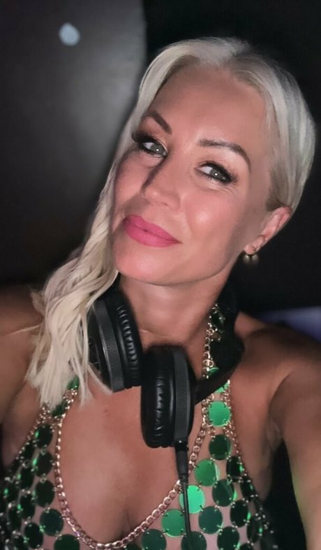 Denise Van Outen  shot