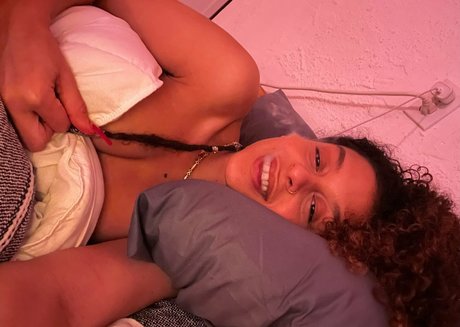 pleasemedusa onlyfans nude tits