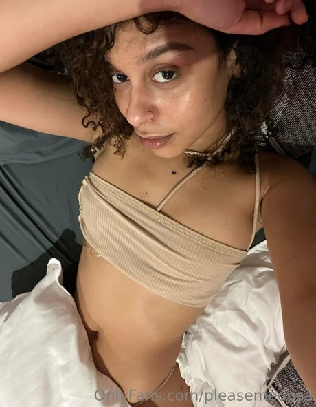 pleasemedusa onlyfans nude tits