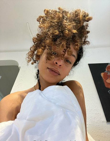 pleasemedusa onlyfans creator