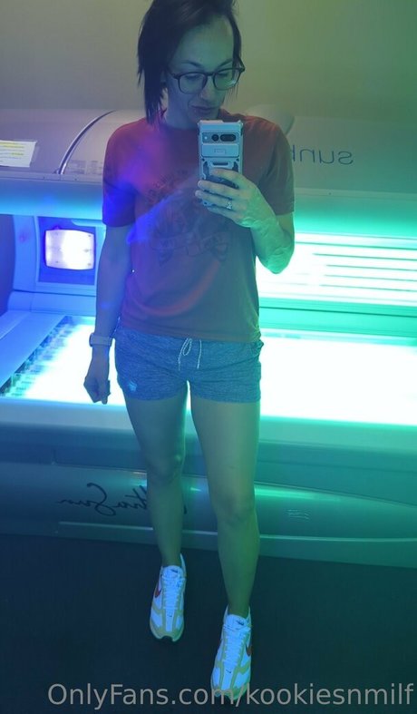 kookiesnmilf onlyfans strip