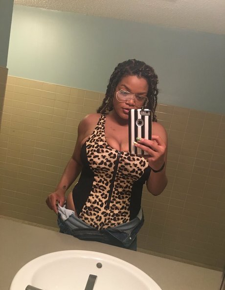 freelearalove onlyfans