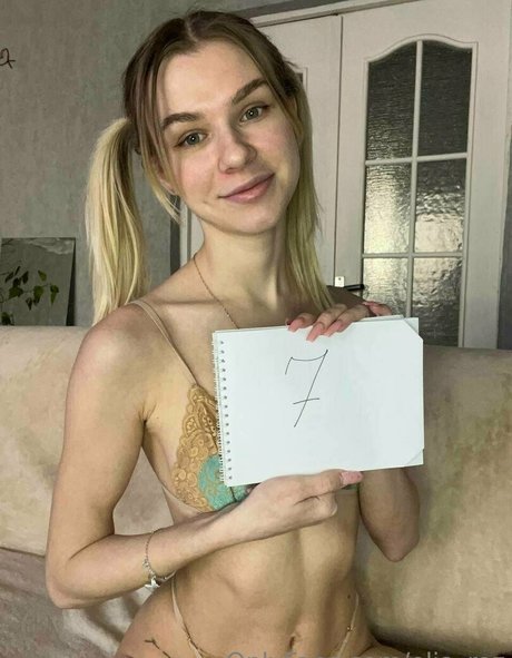 elia roz only fans pics