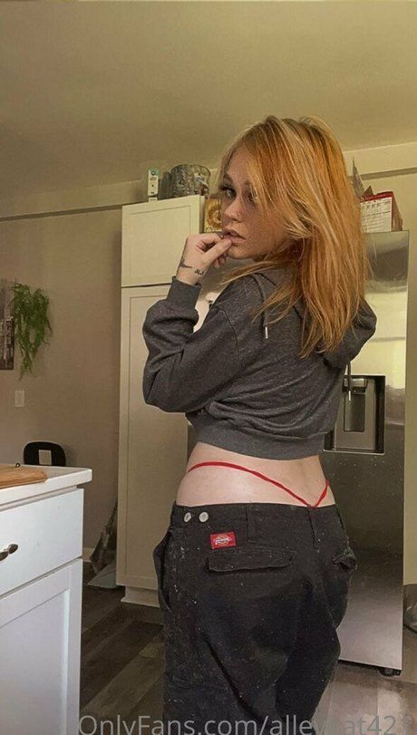 lleykt421 onlyfans nude leaked