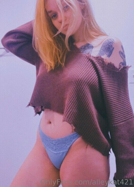 lleykt421 onlyfans nudes