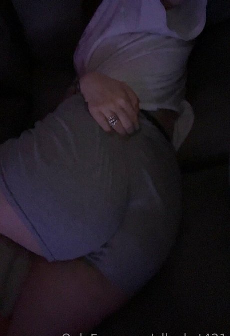 lleykt421 onlyfans leaked nude