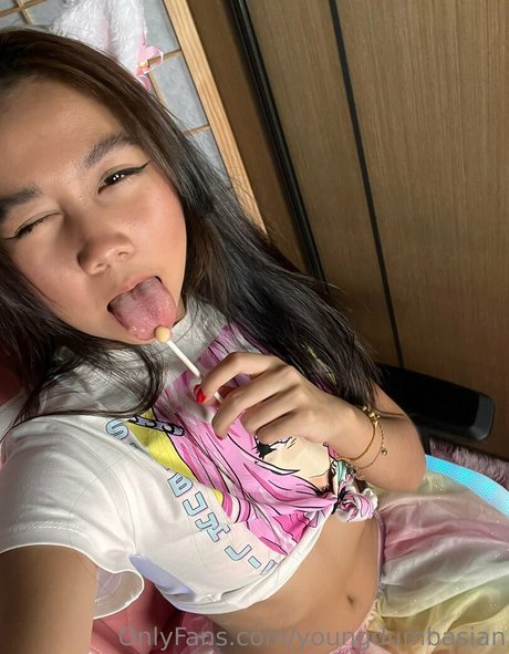 youngdumbasian only fans nudes