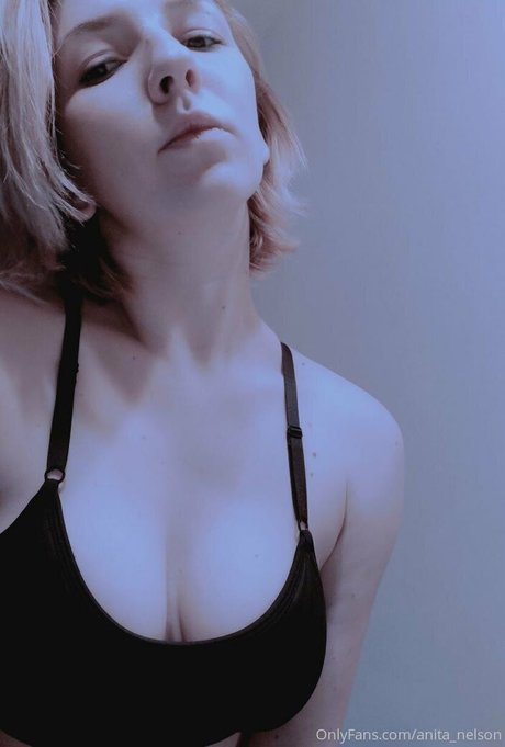 curvy nude onlyfans exclusive selfie