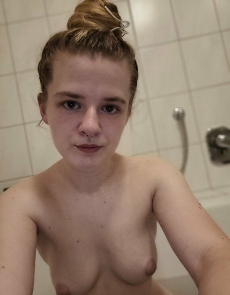 minii 99 only fans photos