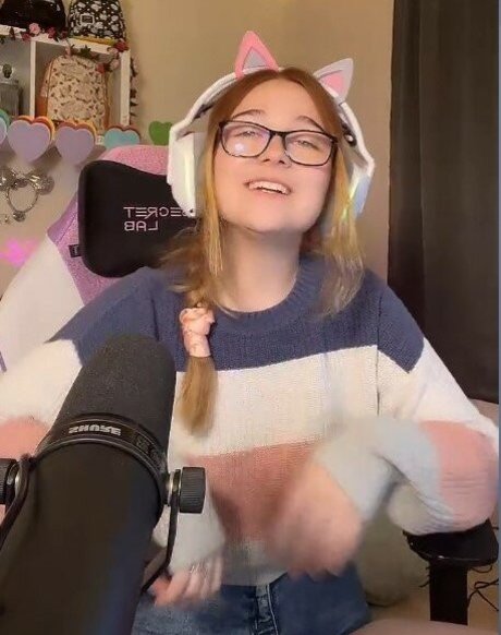 Lyssaurora only fans xxx