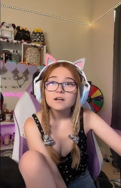 Lyssaurora onlyfans naked leak