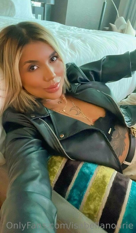 isabellanourie onlyfans naked leaked