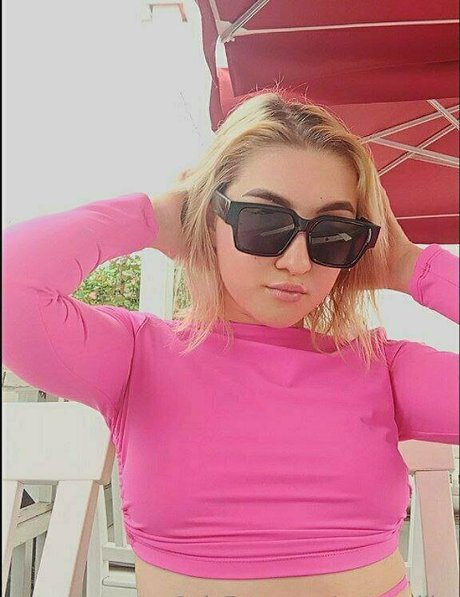 anna ellie onlyfans ass