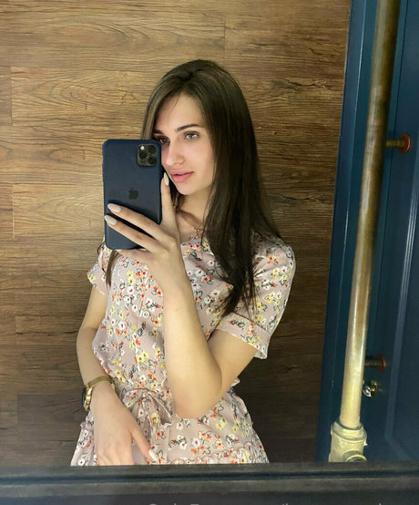 luna xxx love onlyfans pic