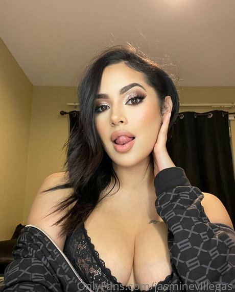 Jasmine Villegas Profile image