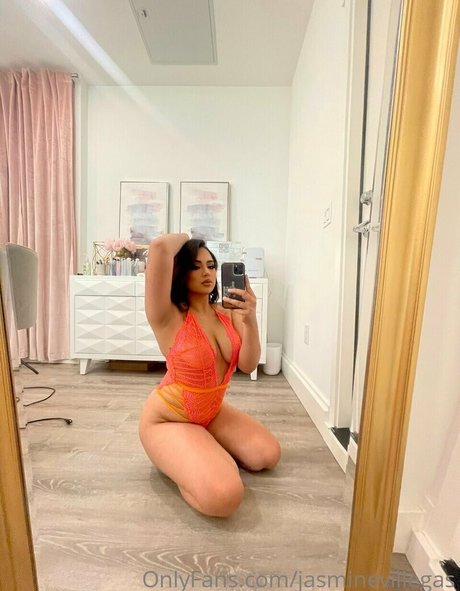 Jasmine Villegas onlyfans creator