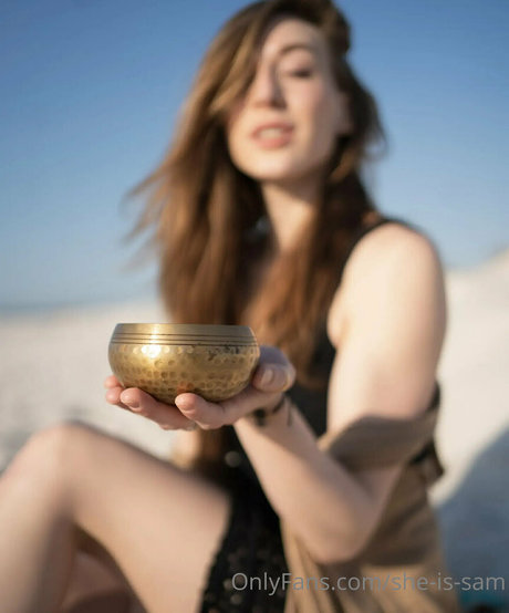 blonde midget onlyfans porno picture