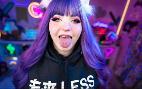 Lestplaykitty onlyfans striptease