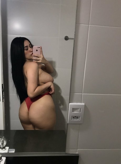 ellaarievilo free only fans