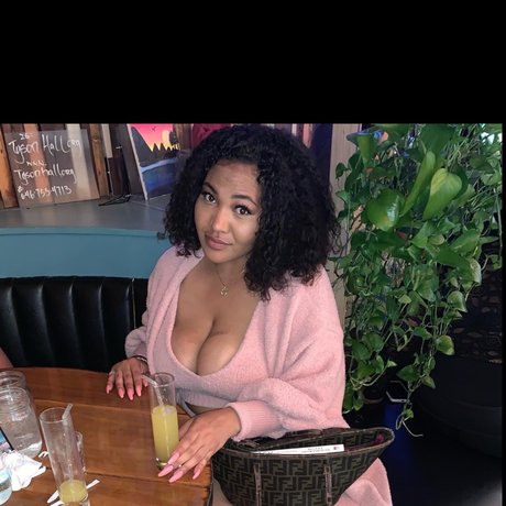 Mulan Banks naked leaked onlyfans