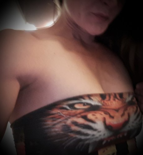 Golden Tigre onlyfans nudes