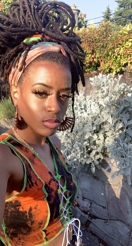 GODDESS RAVEN LOCS porn onlyfans leak