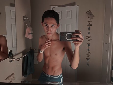 Edgar Aguilar onlyfans nude pictures