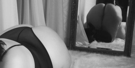 Curvyausqueen strip onlyfans