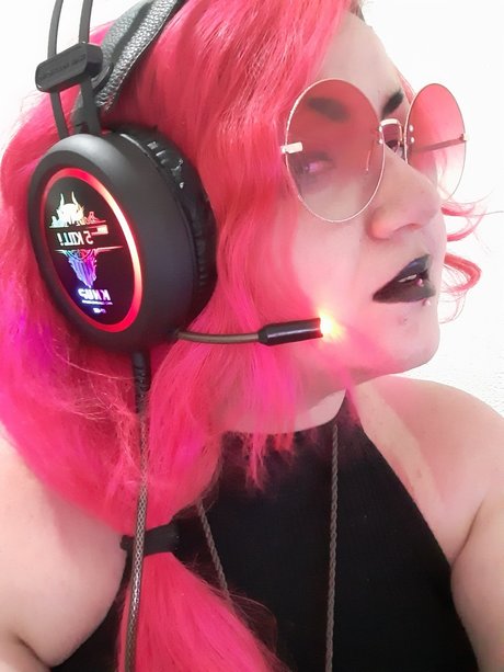 Dark Peach Demon only fans sex