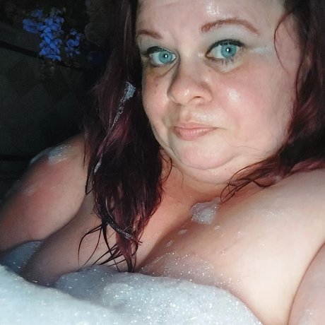 Natalie Curves onlyfans leaked.