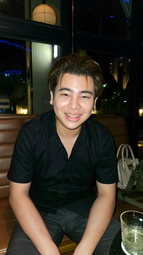 DAF 20_ naked onlyfans pics