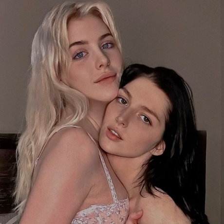 Olivia amp amp Rowan onlyfans leaked.