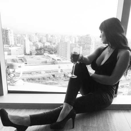 Una copa en alg n lugar de la ciudad_ free only fans