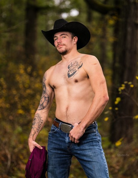 Cowboy Deluxe naked onlyfans leaks