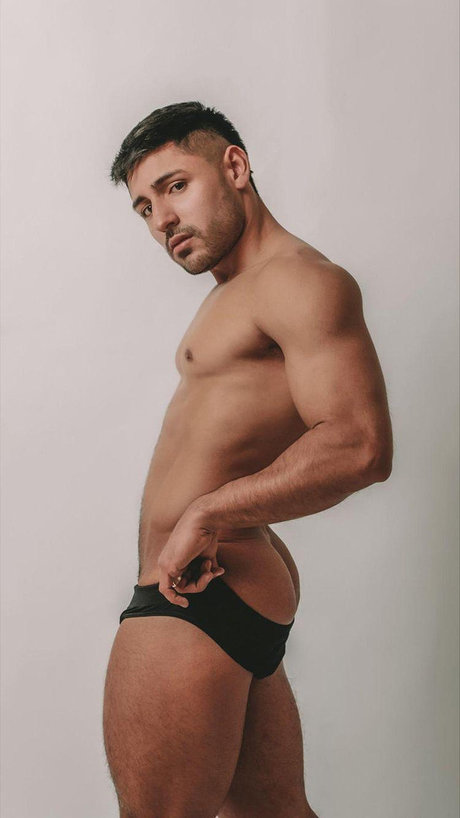 Axel Fit Boy onlyfans nude leaks